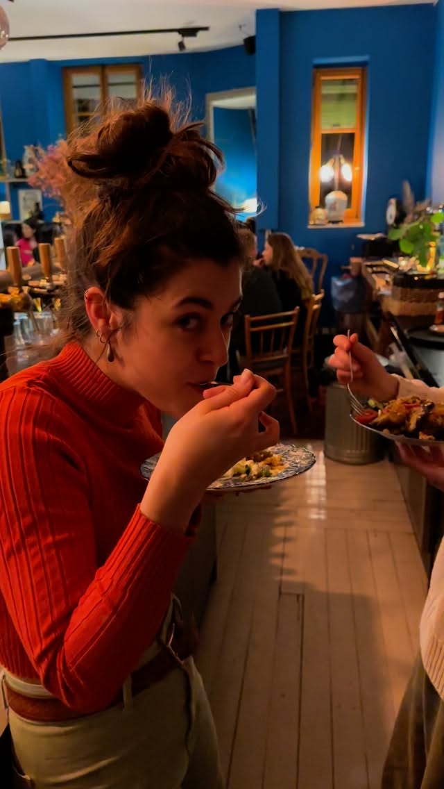On adore quand vous venez fêter votre anniversaire chez nous 🦄
C’est vrai aussi qu’on est fan de gâteaux 🎂
Si tu cherches un endroit pour faire ton anniversaire, on a le coin arrière le plus chou de Genève qui peut accueillir jusqu’à 30 personnes pour te célébrer entre amis 👯
On est endroit train de concocter des packs incroyables 😻 si ça t’intéresse tu peux nous écrire sur wpp au +41779440809
Des bisous 😘
La Team Nativa 😍
