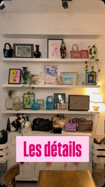 À chaque fois que je lève la tête je vois un truc nouveau 🪩

Salut salut,

Aujourd’hui une cliente est restée émerveillée par la deco et elle me faisait rire parce qu’elle me disait qu’elle voyait un nouveau détail à chaque fois qu’elle levait la tête.

Et c’est vrai qu’à La Nativa, avant d’avoir tout vu, tu peux revenir beaucoup de fois.

Je t’ai fait une petite vidéo de toutes les nouveautés 💝

Un spécial Merck à PAM qui m’a beaucoup aidé à mettre en forme les parties boutiques et à Pauline pour le mis de l’entrée 💕🌹

C’est bon je me suis réapproprié l’espace!

Prochaine étape le menu!!!

Et toi c’est quoi ton détail préféré de La Nativa?

Des bisous 😘 
Xoxo Laura with love 💝💕🦄🪩