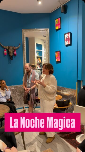 Nouvelle édition de La Noche Magica 2.0

Salut salut,

Ce soir on avait l’honneur d’avoir @lecerfclef et Marie-Laurence pour ce nouveau format de La Noche.

Il faut dire qu’on en est déjà à plus de 160 éditions donc il fallait bien que ça change un peu.

J’ai décidé de mettre un thème à chaque Noche pour pouvoir apprendre quelque chose en plus de savoir si je vais trouver l’homme de mes rêves.

Ce soir on a parlé du cheval de feu 🔥 dans cette nouvelle année chinoise.

J’ai quand même appris que chaque animal en signe chinois revenait tous les 60 ans et ça m’a paru dingue.

Une autre phrase qui m’a marqué c’est le fait que l’univers n’aime pas le vide et qu’il va toujours essayer de se remplir. Donc c’est important de toujours bouger et être en mouvement.

Franchement c’était super, je suis trop convaincue de ce format et j’aime le fait d’aller plus loin dans des thèmes spirituels mais tout en restant les pieds sur terre.

La vraie spiritualité bien incarner au final, tout ce que j’aime 🥰 

La prochaine édition est le 17 Mars et cette fois ça sera sur la signification de l’équinoxe de printemps 🌹

C’est 25chf l’entrée avec une boisson et pas de réservation possible: First come, First served.

Et d’ailleurs qu’est-ce que tu aimerais avoir comme thème de Noche Magica? Mets ta réponse en commentaire et like ce post 👍 ça m’aidera beaucoup .

Merci d’avance,

Des bisous 😘 💋 
Laura