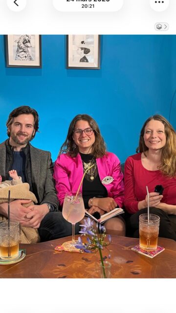 ✨ Et si ton business dépendait surtout de ton énergie ? ✨

Tu penses que tout repose sur tes actions, ta stratégie, ton hustle ?
Et si le vrai game changer, c’était… ta fréquence vibratoire ? 👀

👉 Mercredi 1er avril à 19h à La Nativa, on t’invite à un Apéro Entrepreneur pas comme les autres 💫

Avec @alexandrebae.com_ et @lauranathaliek , on va plonger dans le business vibratoire :
✨ Comprendre à quel point ton énergie influence directement ton business
✨ Prendre conscience des schémas qui te maintiennent dans l’effort et l’épuisement
✨ Revenir à un business aligné, au service de toi-même, dans l’amour de soi

Parce que non, ce n’est pas qu’une question de faire plus…
C’est surtout une question de vibrer juste ⚡️

Et comme on aime mixer profondeur et légèreté…
👉 Attends-toi aussi à une touche d’humour avec Alex (oui oui 👀), pour prendre du recul sur le monde des startups et du “tout vibratoire” 😄

Un moment pour :
💫 t’aligner
💫 élever ton énergie
💫 connecter avec d’autres entrepreneurs

🎟️ Inscriptions via le lien en bio, c’est 30 chf (non-remboursable)

Viens comme tu es, repars aligné(e) ✨

#geneve #evenementgeneve #aperoentrepreneur #businessspirituel #entrepreneuriat alignement energie businessconscient geneveevents barageneve cocktailsgeneve

Des bisous 💋 
Laura
Se rencontrer, s’inspirer, s’évader ✨