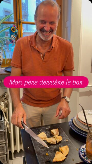 Quand j’ai fini hec saint gall à 22 ans, mon père s’est dit c’est bon elle est lancée, elle va faire une belle carrière dans une grande entreprise et l’histoire était pliée!
Que nenni!!!
La fille en question, 🙋♀️, était trop libre et créative pour aller s’enfermer dans une grosse boîte. Du coup elle est partie voyager, elle est tombée amoureuse et elle a ouvert un bar!
Comme quoi on ne sait jamais de quoi la vie est faite!