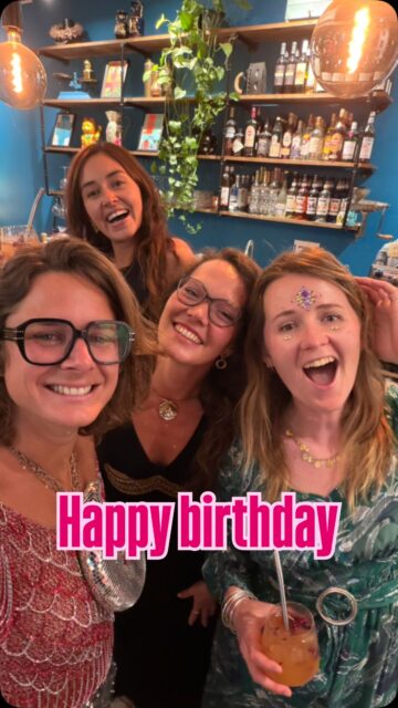 Happy birthday to me ❤️🔥
Et oui, jamais je ne pensais un jour faire mon anniversaire dans mon bar mais voici chose faite!
C’est assez pratique quand même je dois dire!
Si toi aussi tu veux faire ton anni à La Nativa, mp 🎂🦄🌸